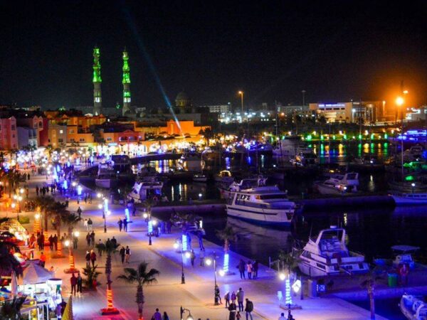 Nächtliche Stadtrundfahrt durch Hurghada – Private Tour