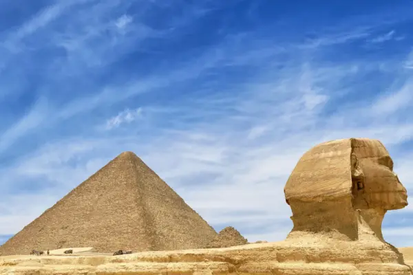 🏛️ Privater Tagesausflug von Hurghada nach Kairo – Pyramiden & Grand Egyptian Museum