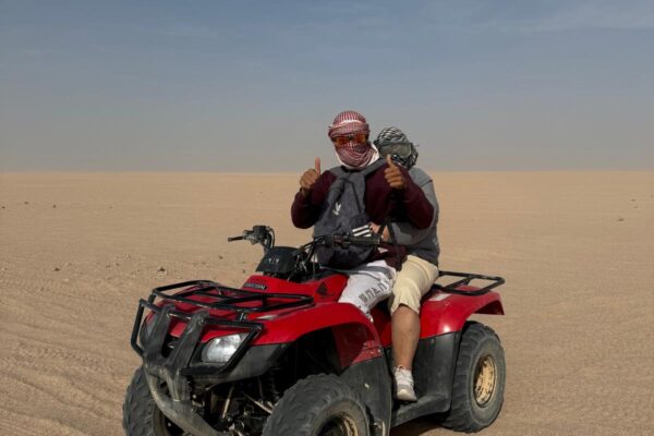 🌌 Sternebeobachtung Hurghada – Exklusive Jeep-Safari & Magischer Wüstenabend