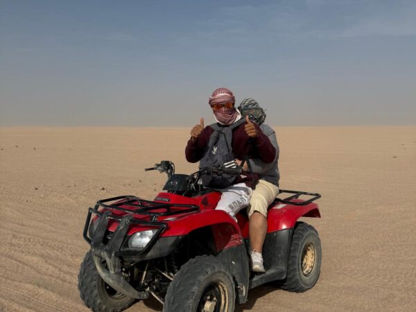 🌌 Sternebeobachtung Hurghada – Exklusive Jeep-Safari & Magischer Wüstenabend